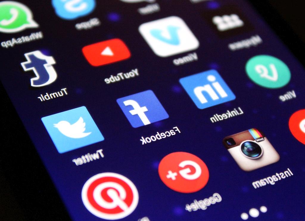 Artificial intelligence neural network visualization